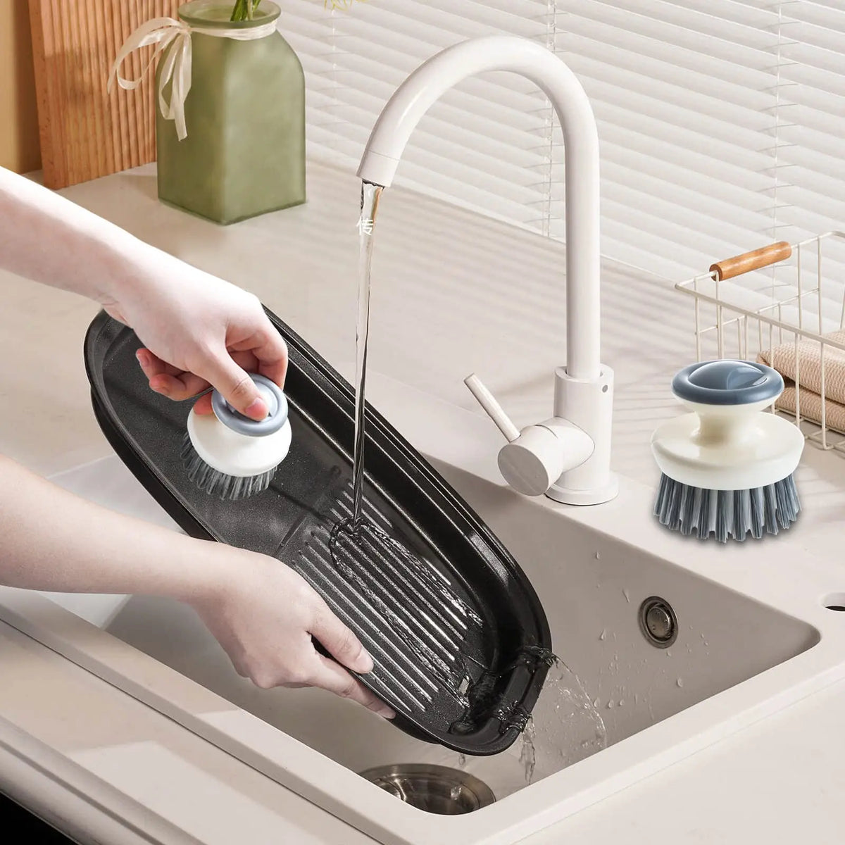 Dishwashing Brush, Ergonomic Grip Palm Brush for Cleaning Bristle Dishwashing Brush for Sinks, Pots, Pans